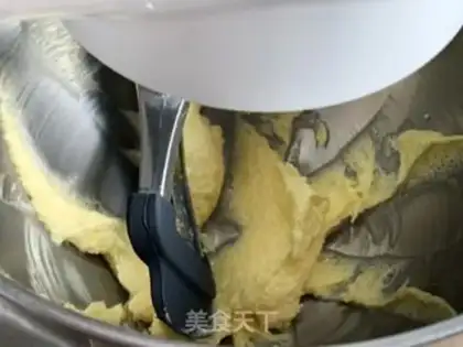 Make Flamingo jam cookies step 1