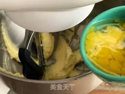 Make Flamingo jam cookies step 2