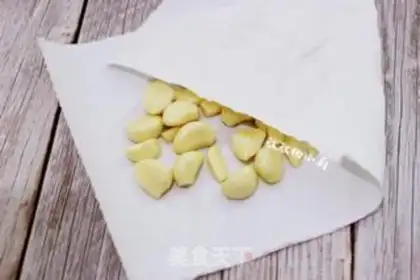 Make Garlic pepper sauce step 1