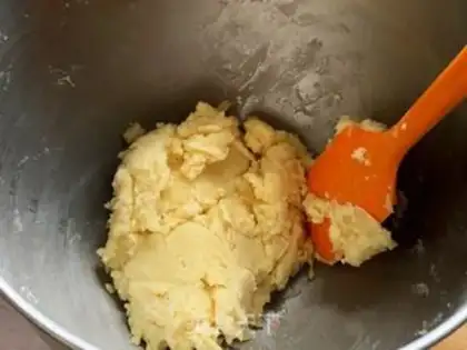 Make Flamingo jam cookies step 4