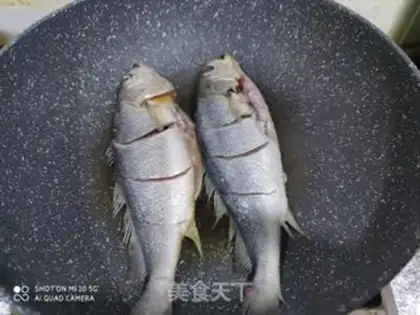 Make Red-hot yellowfish step 2