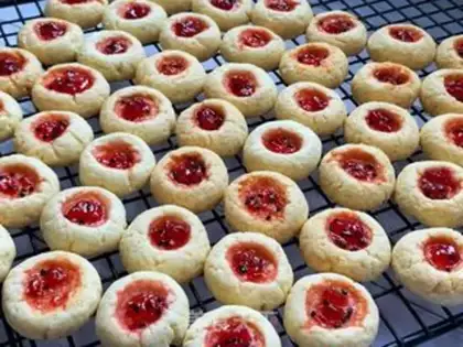 Make Flamingo jam cookies step 9