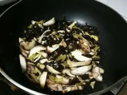 Make Spicy soup step 2