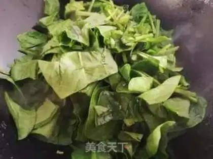 Make Spinach fried eggs step 4