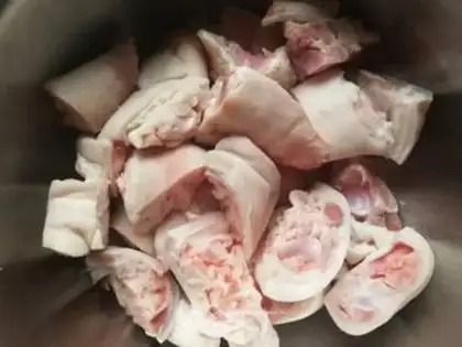 Make Pig hoof and soybeans step 1