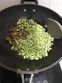 Make Meat-cracked soybeans step 2