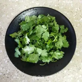 Make Pistols and egg soup step 2