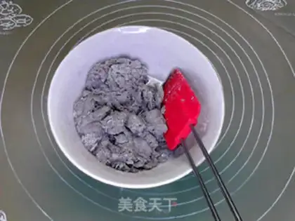 Make raisin, black rice cake step 3