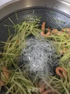 Make Shrimp fan radish soup step 10