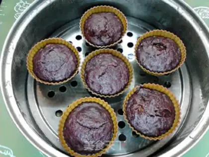 Make raisin, black rice cake step 11