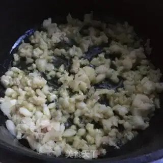 Make The fragrance of sauce step 3