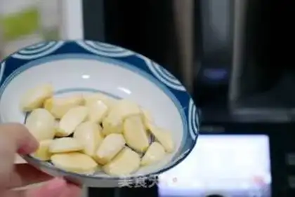 Make Garlic fan steamed oatmeal step 3