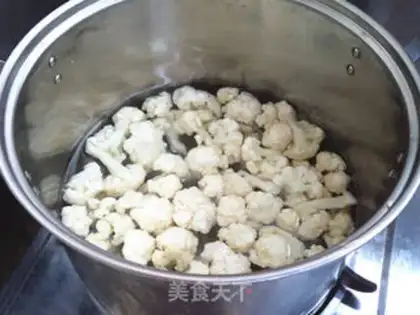 Make Shrimp-skinned sprouts step 1