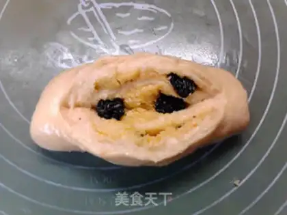 Make raisin coconut cream bread step 18