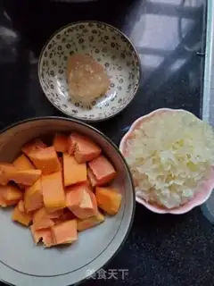 Make Silver spoons of melon step 0