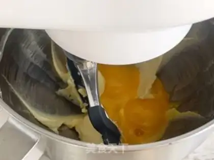 Make Gold coconut ball step 4