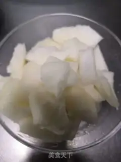Make Silver pears soup step 1
