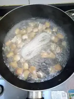 Make Pork blood fan tofu soup step 5
