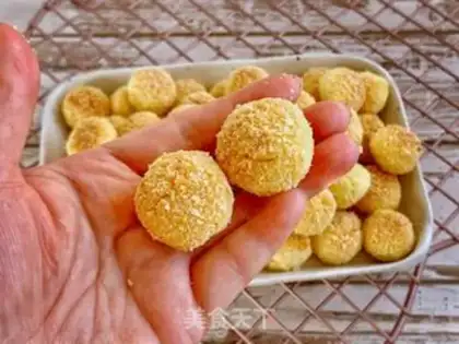 Make Gold coconut ball step 12