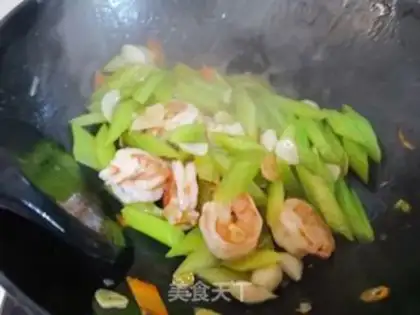 Make Celery lily shrimp step 9