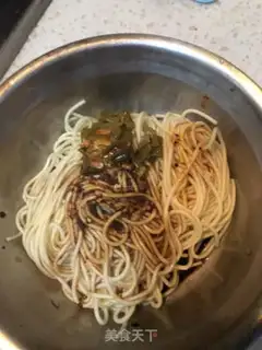 Make Spicy dry noodles step 3