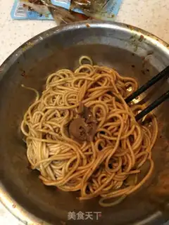 Make Spicy dry noodles step 4