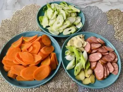 Make Pyramid cuisine step 1
