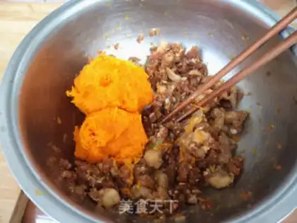 Make Three pumpkin dumplings step 8