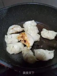 Make Three fresh fried dumplings step 13