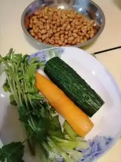 Make Pickle peanuts step 0