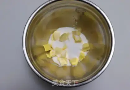Make Almond soufflé step 3
