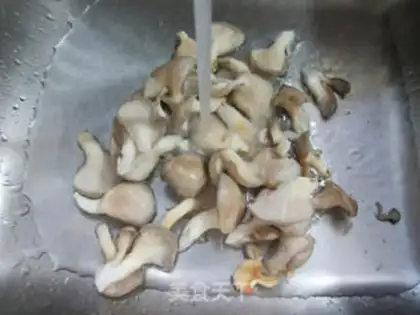 Make Pelican mushrooms step 1