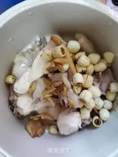 Make Chicken soup for the ginseng step 3