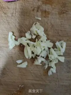 Make Garlic pasta step 1