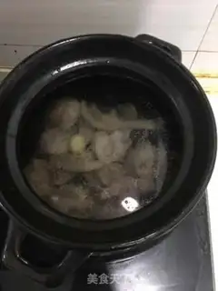 Make Delicious chicken soup step 1