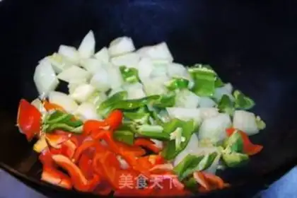 Make Old cucumber with green pepper step 3