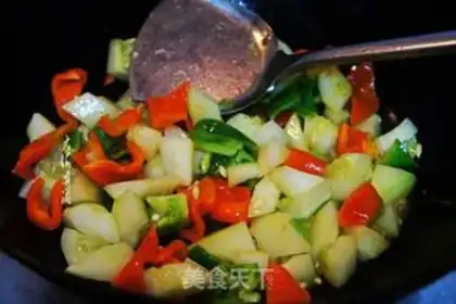 Make Old cucumber with green pepper step 4