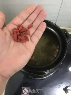Make Delicious chicken soup step 4