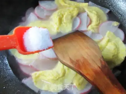 Make Egg dumpling radish soup step 6