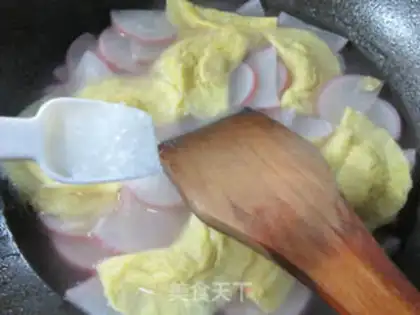 Make Egg dumpling radish soup step 7