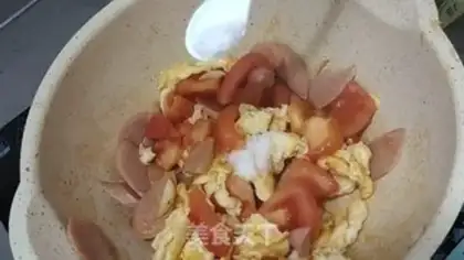 Make Tomato fried eggs step 8