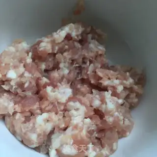 Make Spicy meat and black tofu step 1