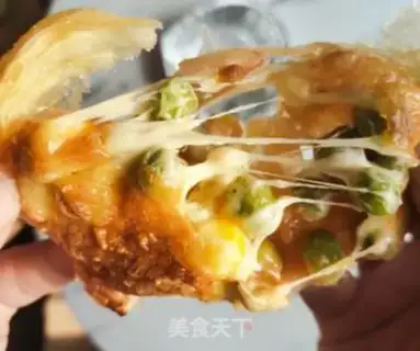 Make A mini pizza made of egg tweezers step 8