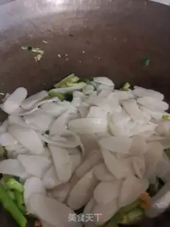 Make Eggs are a hot sauce step 5