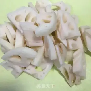 Make Lotus peanut soup step 0