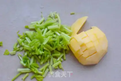 Make Apple celery honey step 1