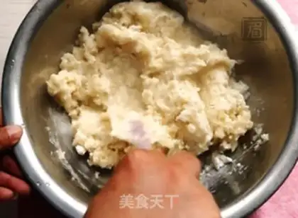 Make Red sugar fried cake step 4