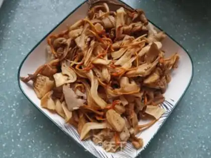 Make Mountain fungus ribs soup step 0
