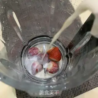 Make Strawberry shake cap step 5