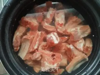 Make Mountain fungus ribs soup step 1